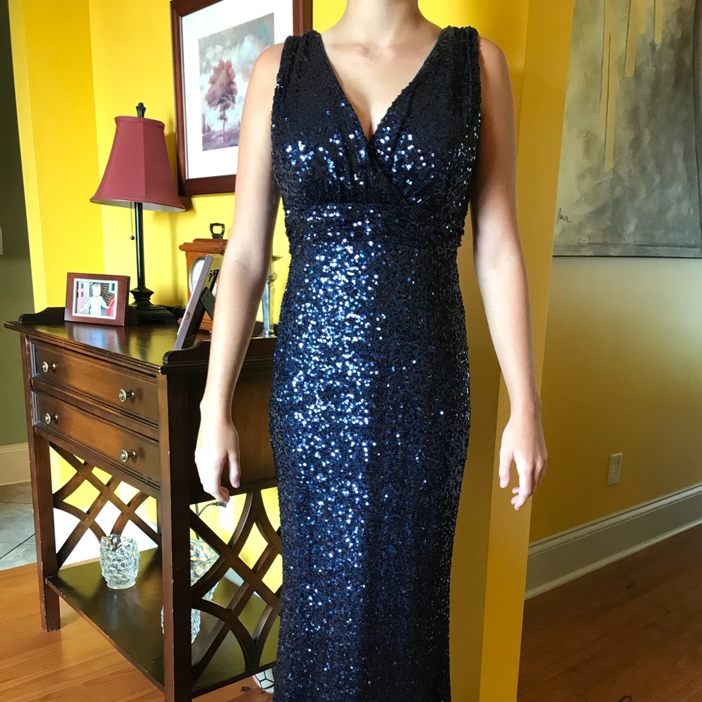 BEAUTIFUL SEQUIN DRESS